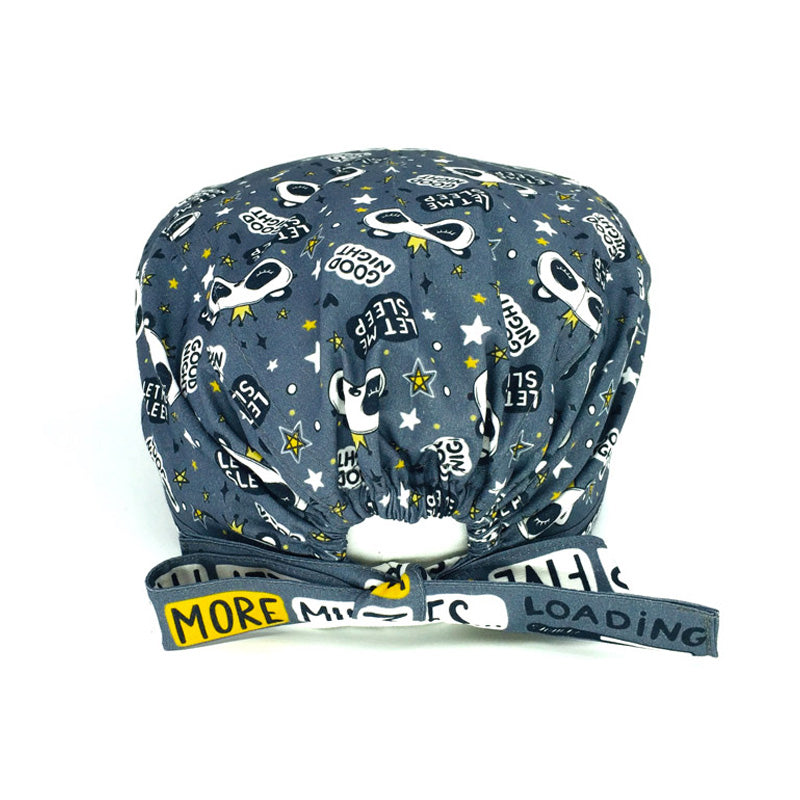 La cuffia medica ideale per gli anestesisti ma anche per i dormiglioni e per chi ha sempre bisogno di 5 minuti in più di sonno! qui tante piccole maschere per dormire a forma di panda con stelline su sfondo grigio