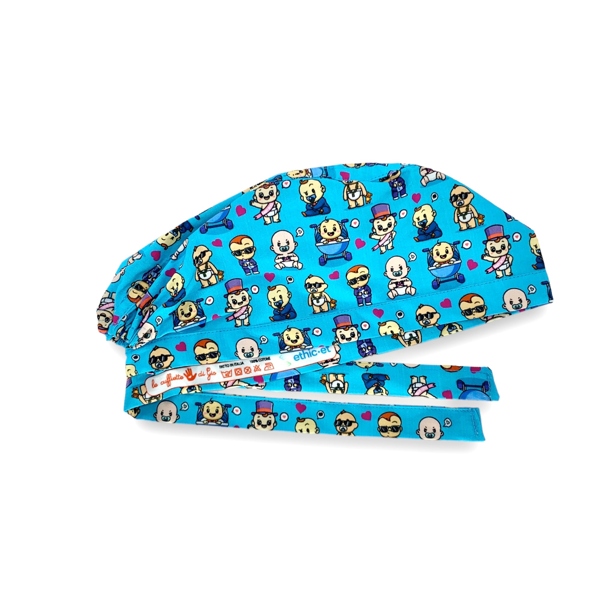 Un pattern ispirato al famoso cartone Baby Boss, con dei bebè che si alternano fra atteggiamenti adulti, da boss appunto, come essere vestiti da manager, da star hip hop e altro, ma con il ciuccio in bocca e guance super paffutelle! Sfondo azzurro intenso