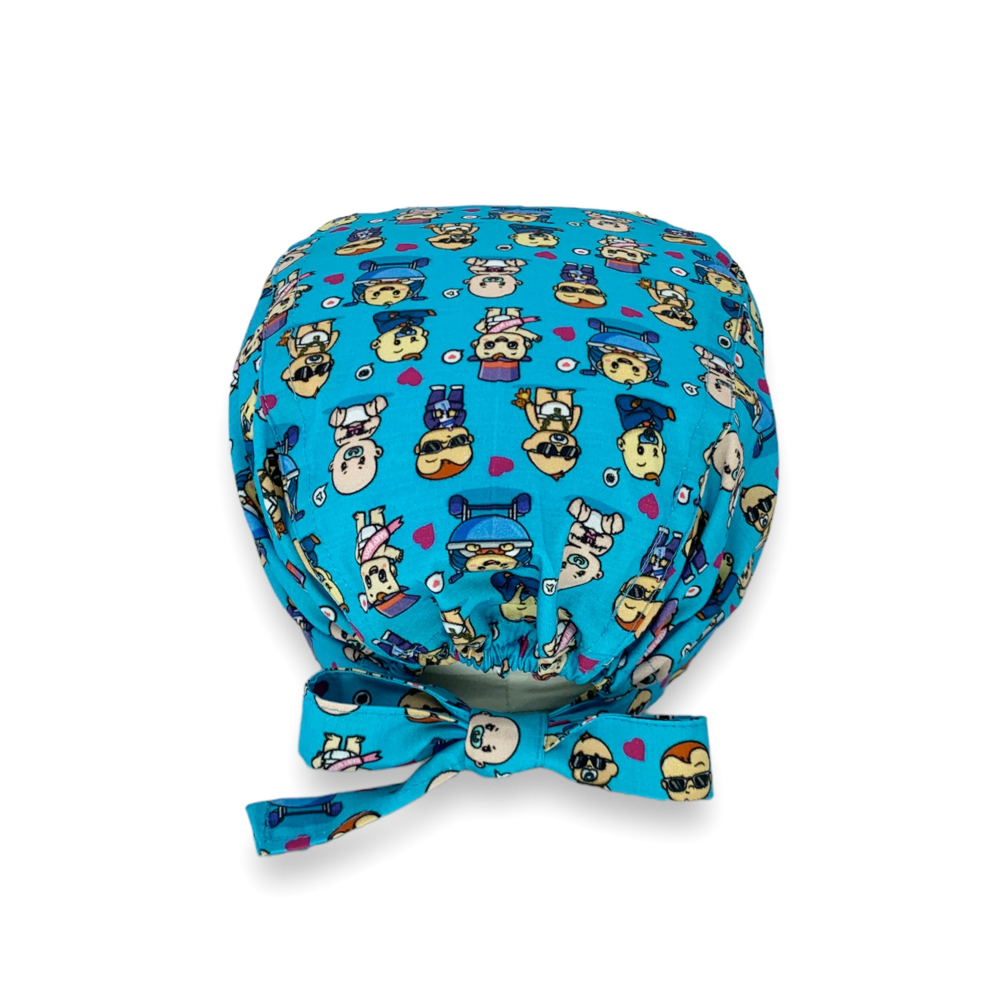 Un pattern ispirato al famoso cartone Baby Boss, con dei bebè che si alternano fra atteggiamenti adulti, da boss appunto, come essere vestiti da manager, da star hip hop e altro, ma con il ciuccio in bocca e guance super paffutelle! Sfondo azzurro intenso