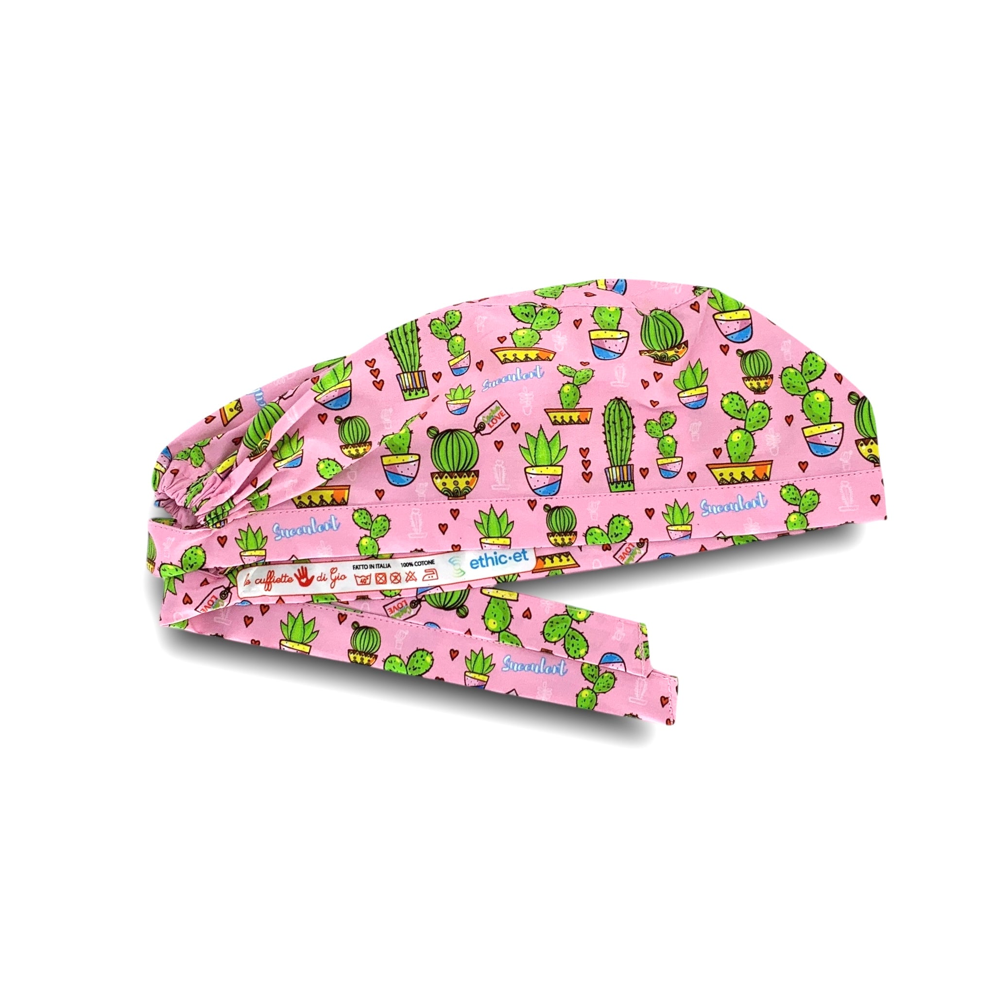 Deliziosi vasi con piante di cactus di varie forme e misure si alternano a piccoli cuoricini, come farne a meno? Sfondo rosa