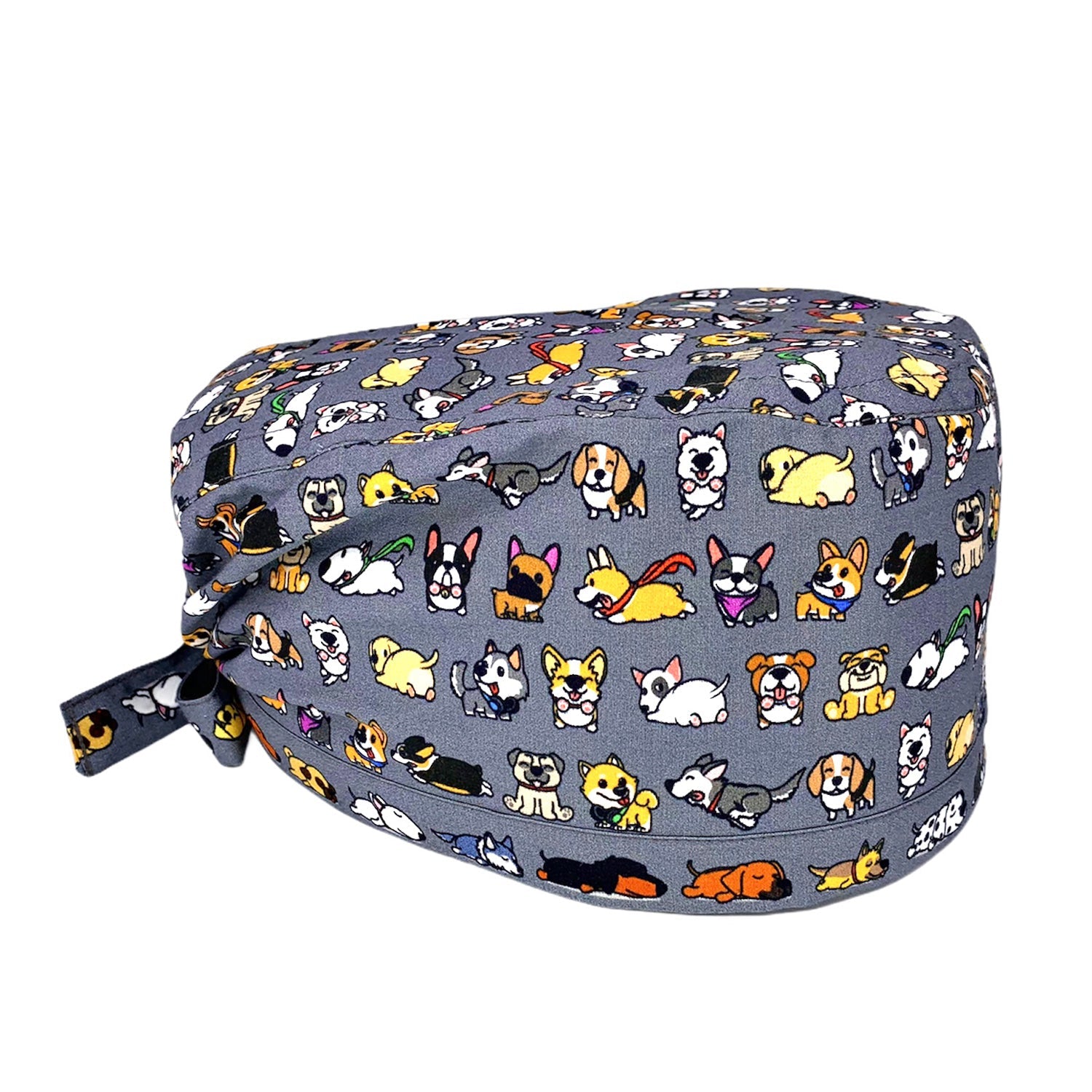 Tanti deliziosi cagnolini si rincorrono, dormono e fanno le smorfie! Irresistibili! Sfondo grigio