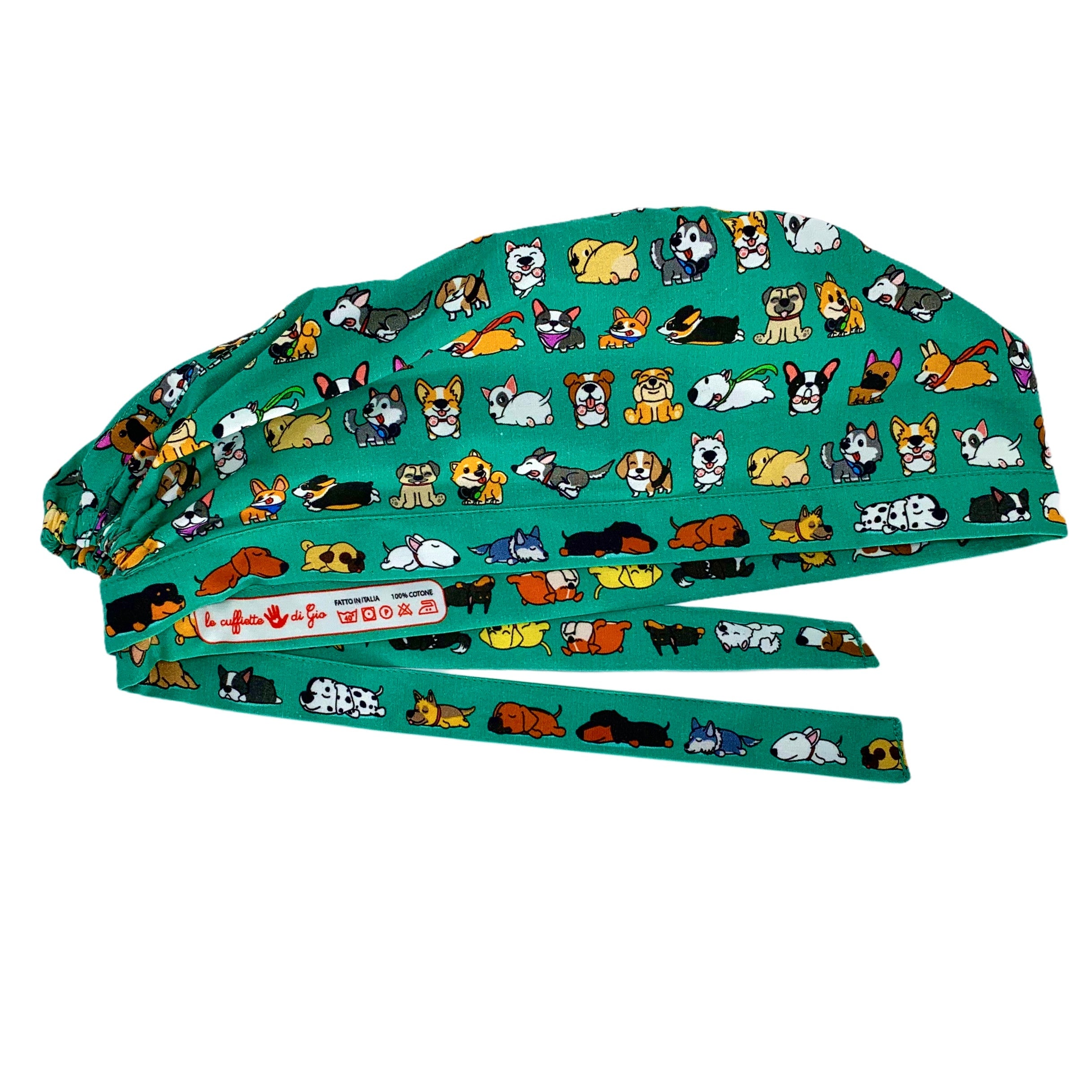 Tanti deliziosi cagnolini si rincorrono, dormono e fanno le smorfie! Irresistibili! Sfondo verde chirurgico