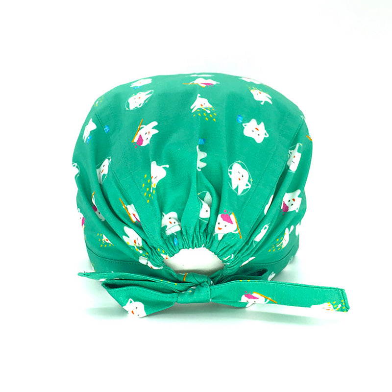 Una simpatica fantasia per dentisti e igienisti dentali, classica e sobria, con tanti piccoli denti che promuovono una corretta igiene orale. Il colore rimane protagonista, qui sfondo verde chirurgico