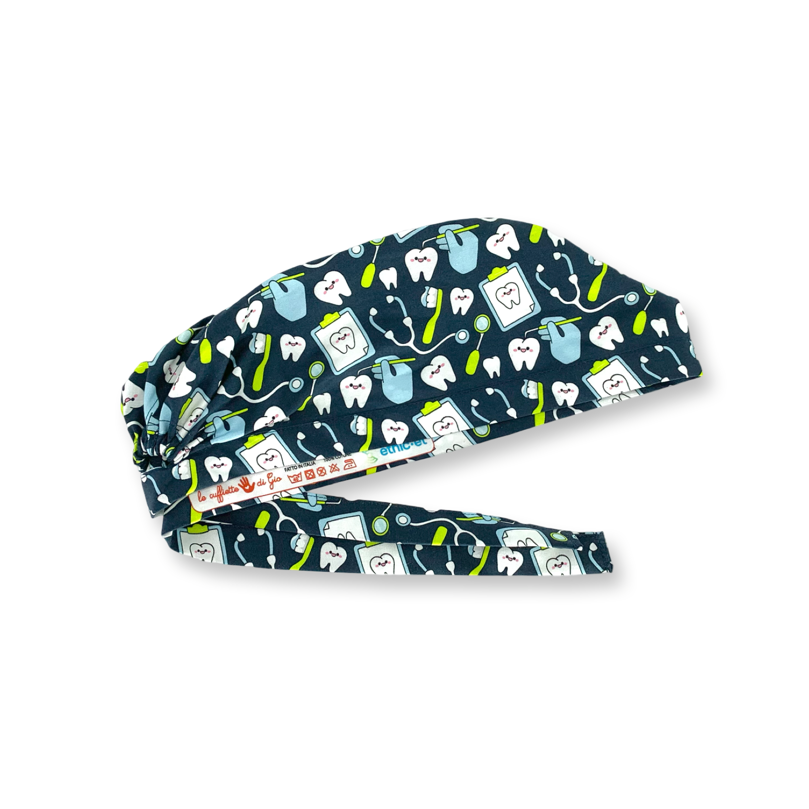 Un design sobrio ma d'effetto grazie all'elegante mix di colori, lo sfondo scuro mette in risalto gli elementi che la ricoprono: stetoscopi, spazzolini, cartelle mediche, scavini, specchietti stilizzati. Vista laterale