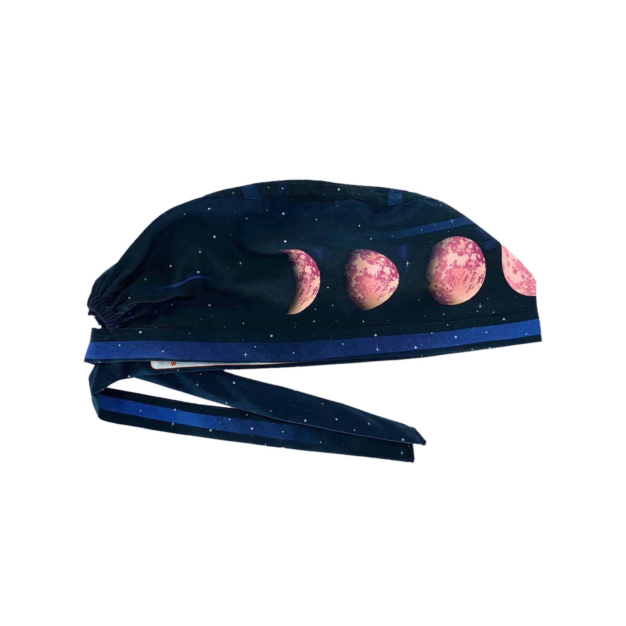 Cuffietta blu scuro con le fe fasi lunari sul cornicione della cuffietta. Una stampa incredibile che fa sembrare la luna tridimensionale. Luna rosa