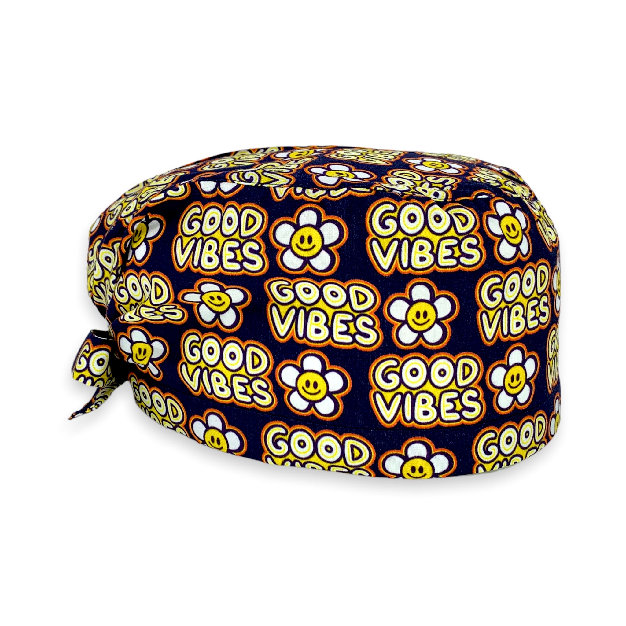 Ecco una cuffietta chirurgica con la scritta GOOD VIBES in stile anni '70, fantastica per augurarlo a pazienti e colleghi o per dichiarare il tuo stato d'animo oggi!