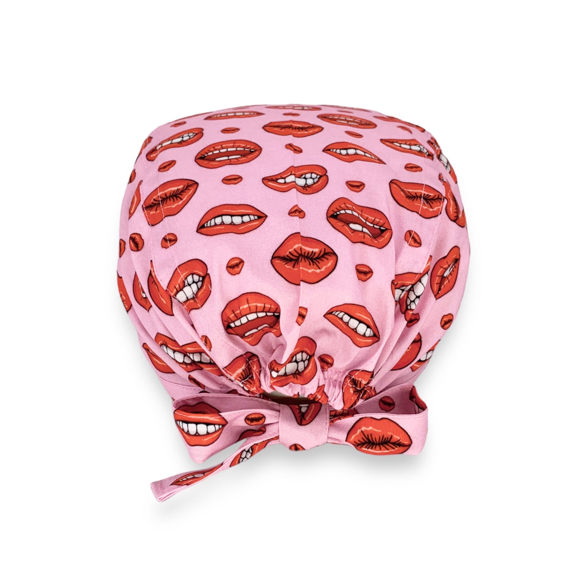 Un design accattivante con labbra rosse e sorrisi splendenti su una base rosa per un contrasto vincente e facilmente abbinabile al tuo outfit lavorativo