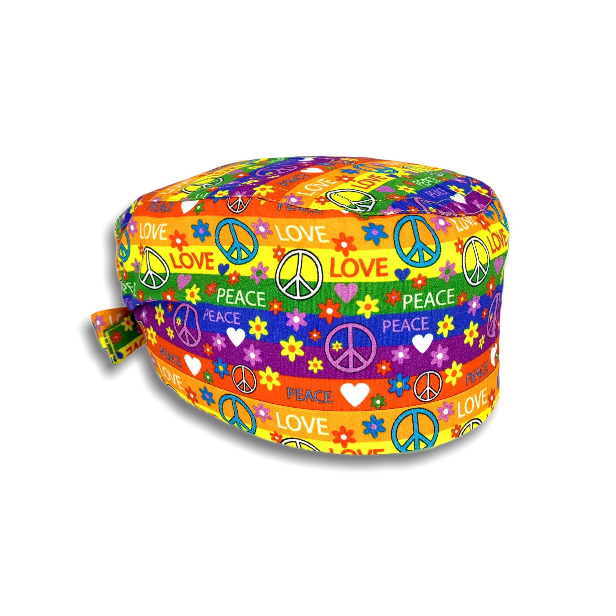 Una cuffietta che ha per sfondo i colori della bandiera della pace e celebra l'amore con disegni ispirati agli anni settanta