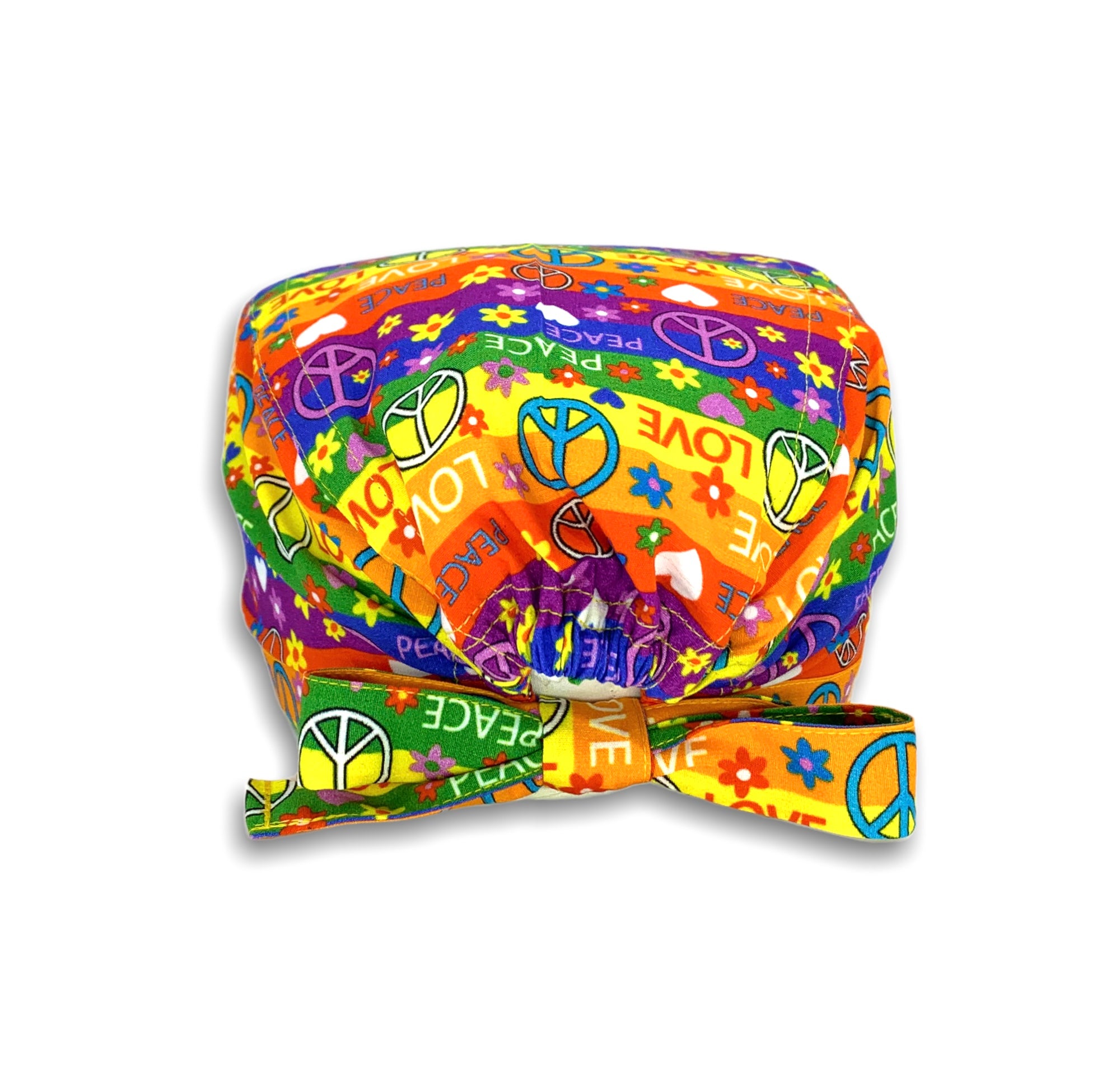 Una cuffietta che ha per sfondo i colori della bandiera della pace e celebra l'amore con disegni ispirati agli anni settanta