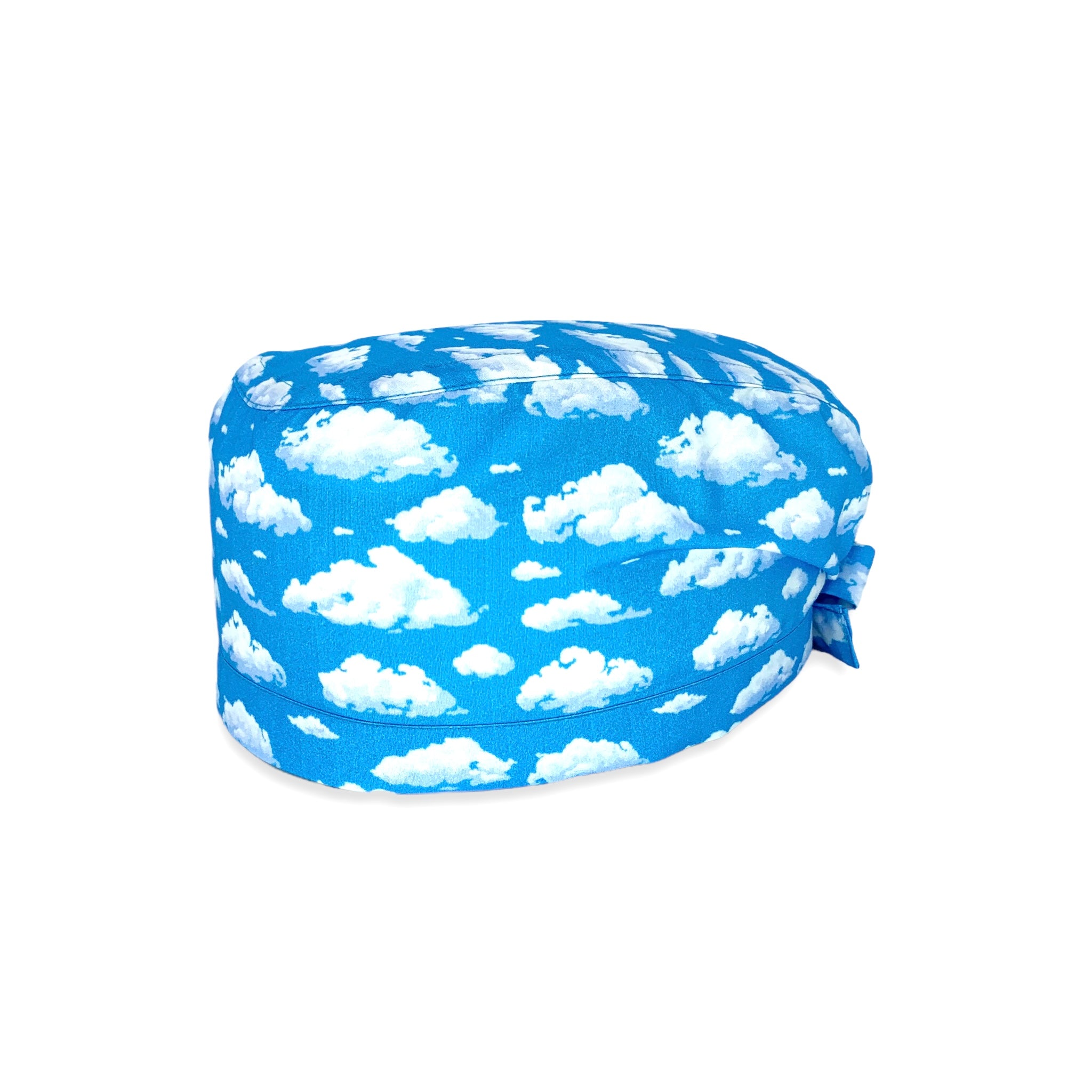 CUFFIETTA CHIRURGICA SFONDO AZZURRO INTENSO CON NUVOLE BIANCHE