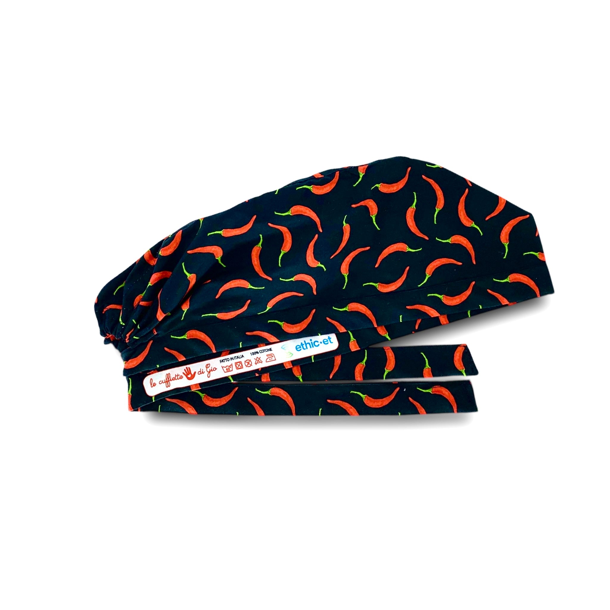 Cuffietta chirurgica nera con una pioggia di peperoncini rossi con il picciolo verde