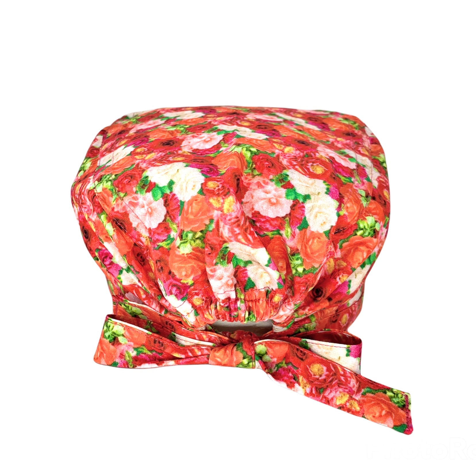 Cuffietta chirurgica con un tappeto di rose bianche rosa e arancione, fucsia, colori caldi, raffinato ed energizzante