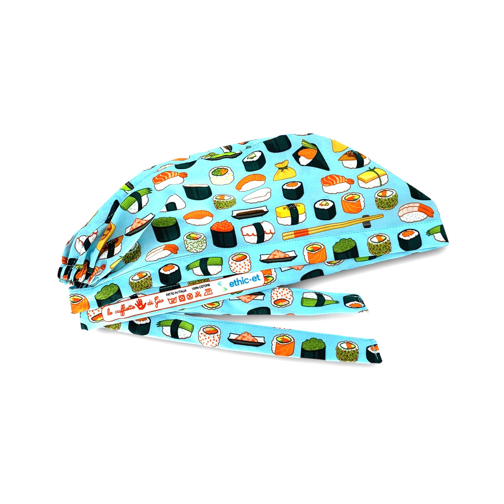 Cuffietta chirurgica con svariati tipi di piatti tipici della cucina giapponese, generalmente chiamati sushi:  nigiri, sashimi, uramaki, maki, temaki, hosomaki, gunkan, futomaki, su sfondo azzurro