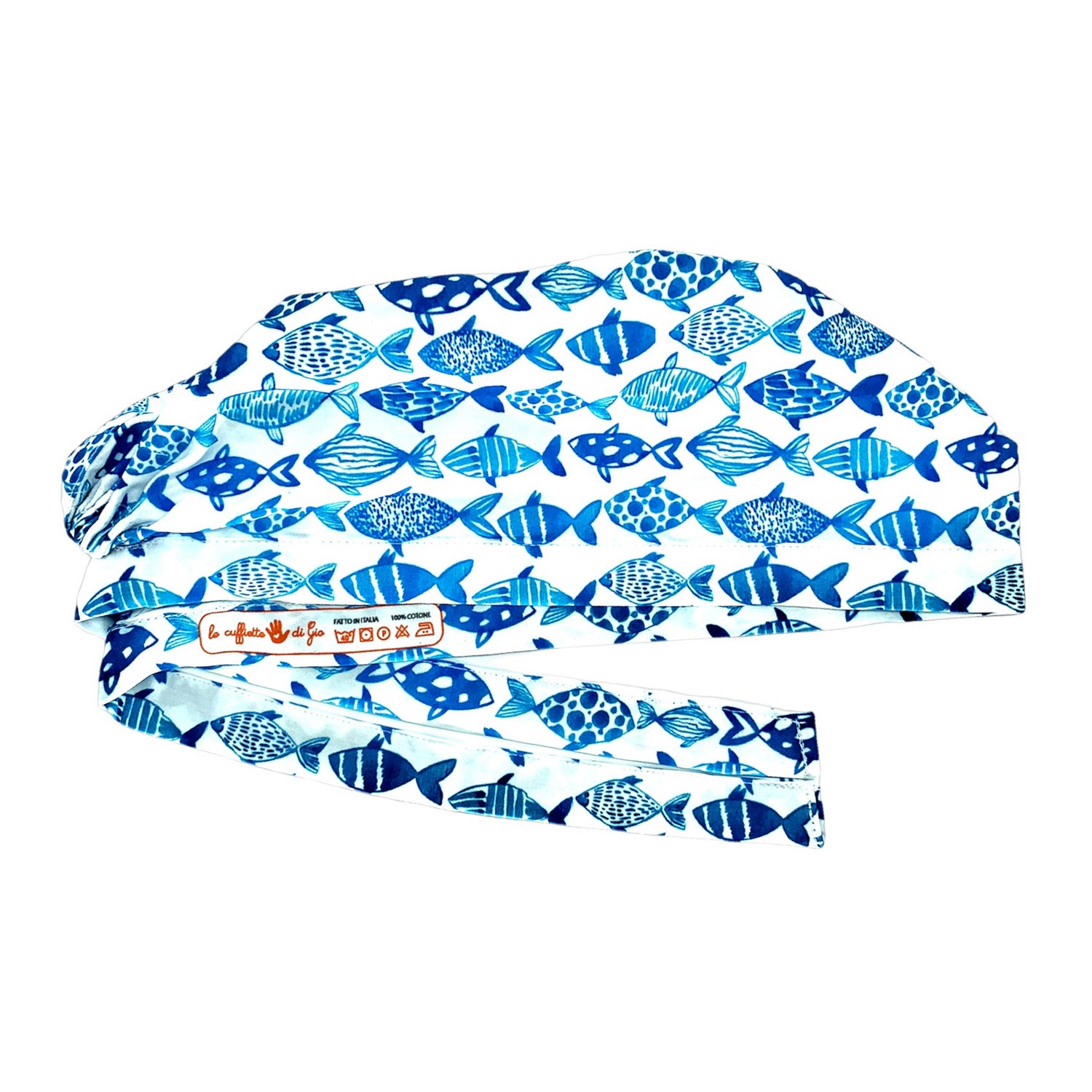 Cuffietta chirurgica bianca con pesciolini stilizzati dipinti ad acquerello in diverse tonalità di blu