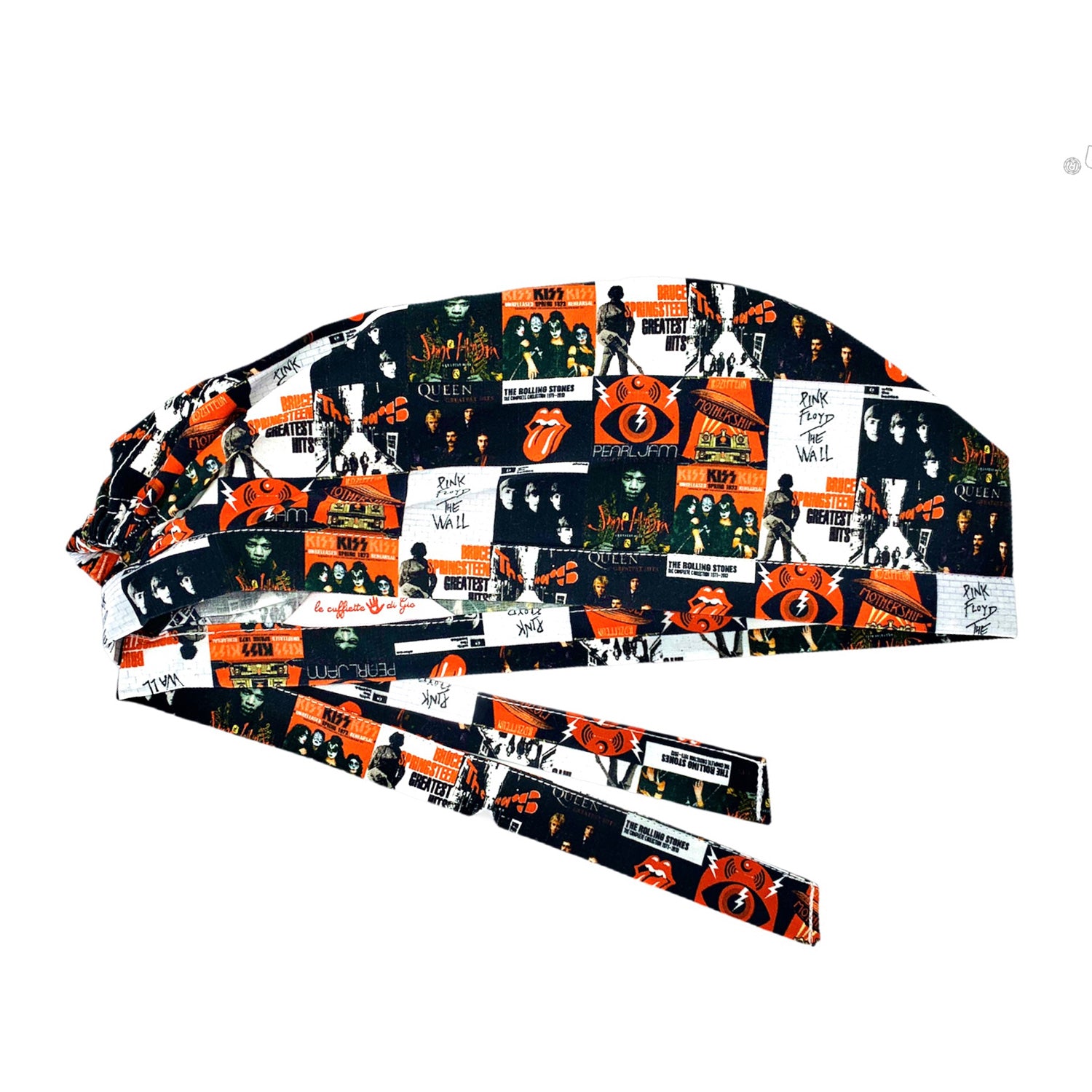 Cuffietta chirurgica con album cover di alcuni album iconici della storia della musica rock