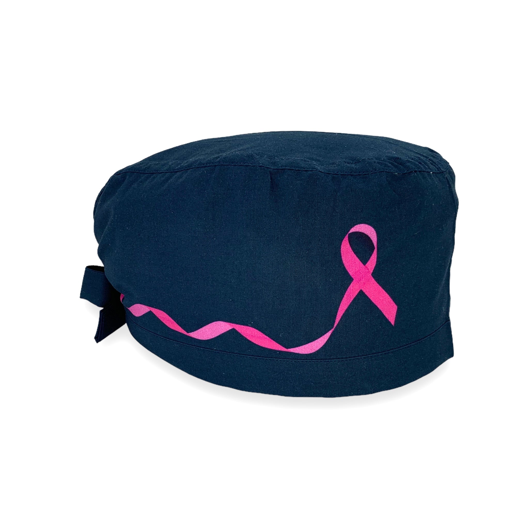 Cuffietta chirurgica blu scuro con fiocco rosa su entrambi i lati, simbolo di lotta e impegno contro il cancro al seno
