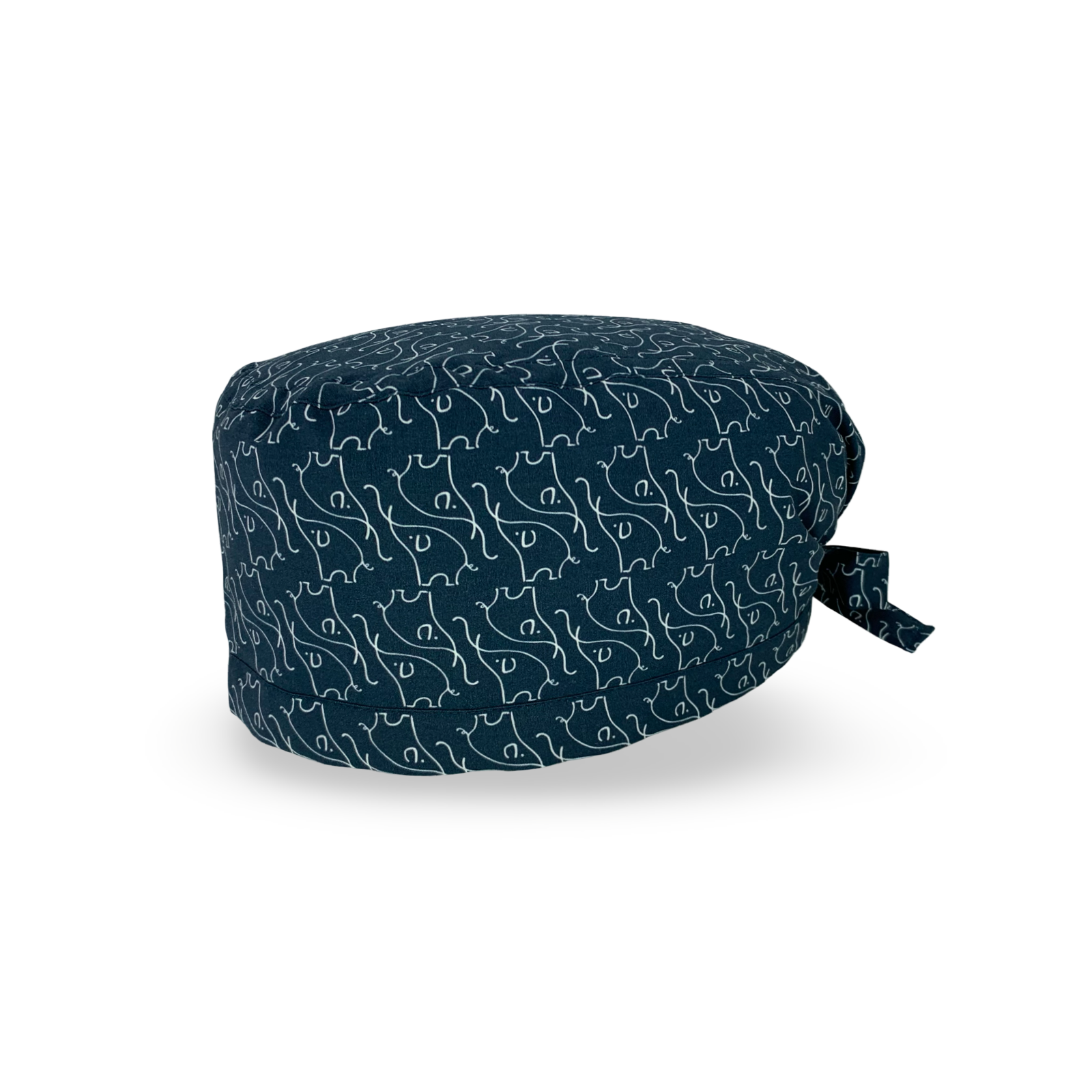 Un pattern raffinato creato da un disegno di Picasso rappresentante un elefante stilizzato, su sfondo blu.
L'elefante con la proboscide all'insù è simbolo di fortuna, questa cuffia si presta benissimo ad essere un regalo ideale: raffinato e portafortuna.