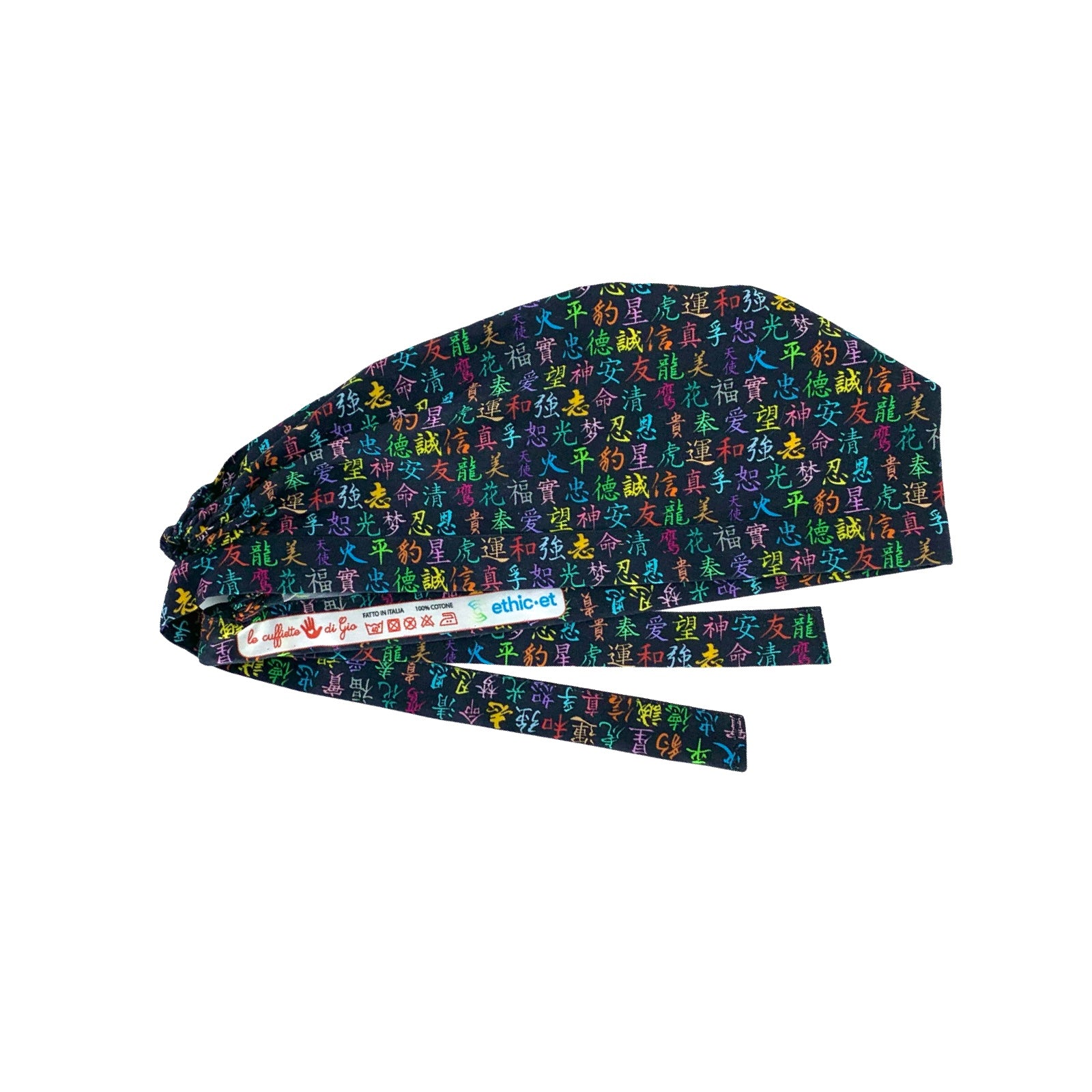 Una cuffia chirurgica con sfondo nero su cui si staglia una distesa di Kanji coloratissimi e tutti dal significato positivo; perfetta come regalo beneaugurale, indispensabile per gli amanti dell'oriente.